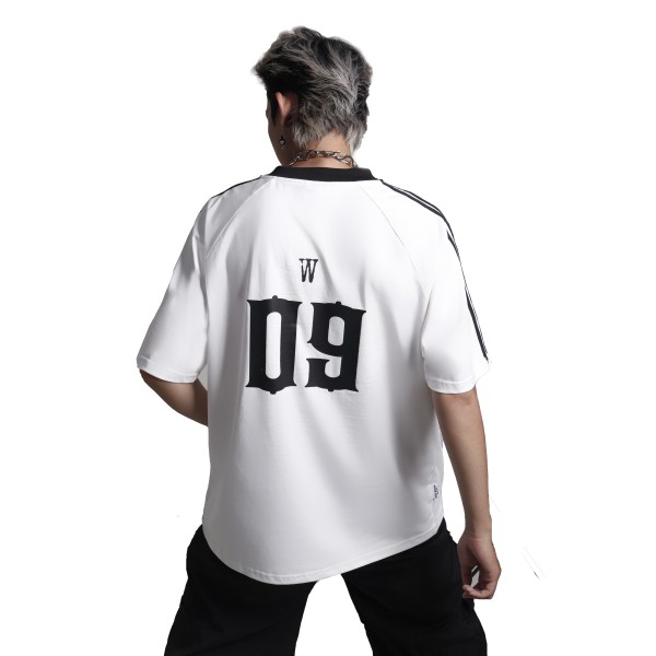 09 TEE - ATK657