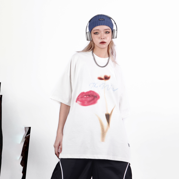 LIPS FLOWERS TEE - ATK577
